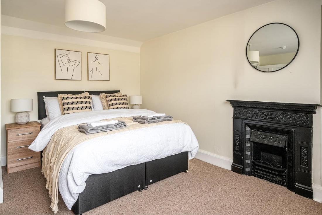 Beautiful Character 3 Bed City Centre Apartment Bath Esterno foto